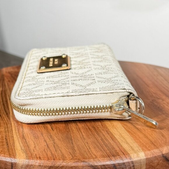 Michael Kors Vanilla Signature Logo Zip-Around Wallet - Picture 7 of 14
